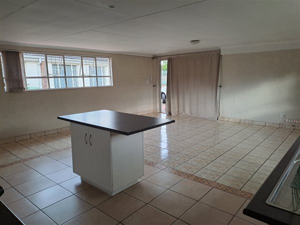 2 Bedroom Flat 2 Bedroom Flat