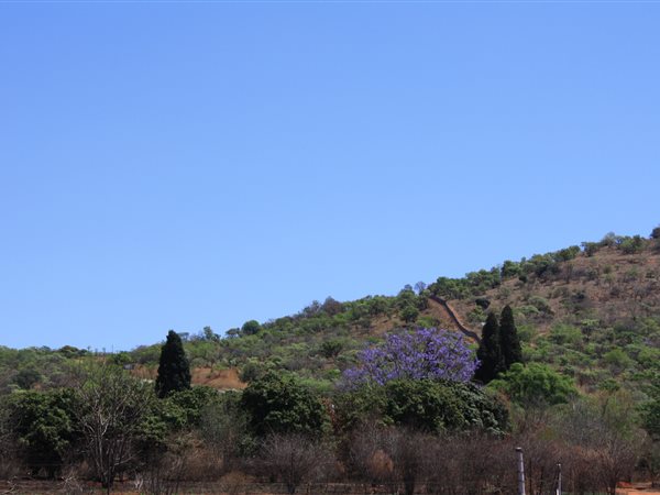 6.7 ha Land available in Waterkloof East