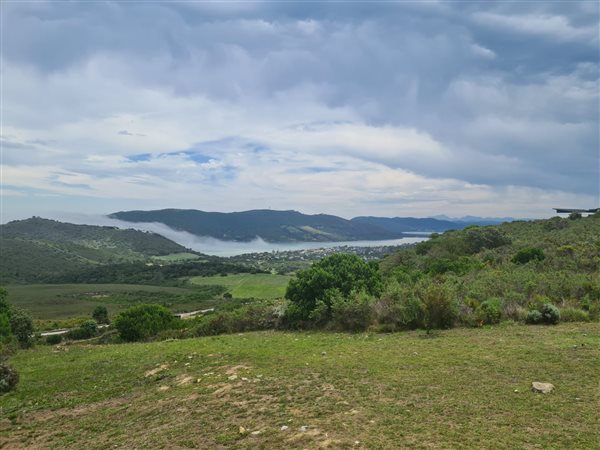 702 m² Land available in Fernwood Estate