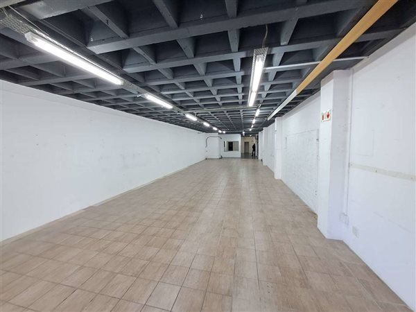 250  m² Retail Space