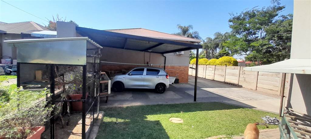 4 Bed House in Rietfontein photo number 19