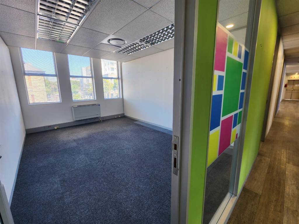 557  m² Commercial space in Rondebosch photo number 11