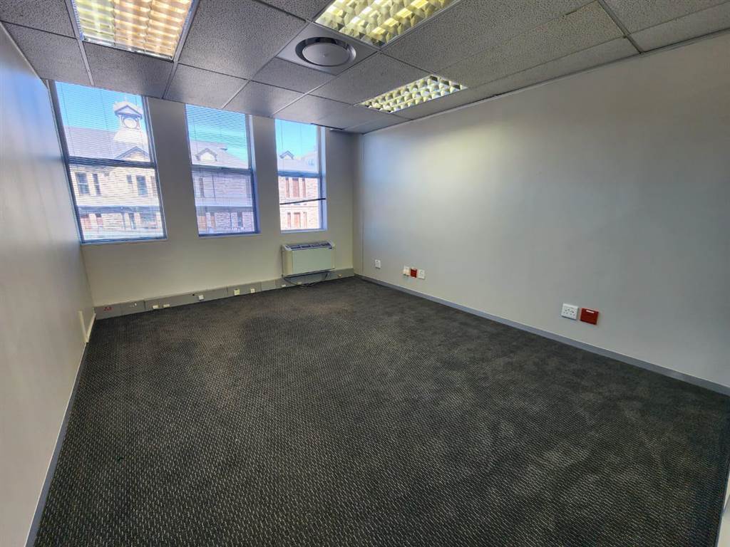 557  m² Commercial space in Rondebosch photo number 13