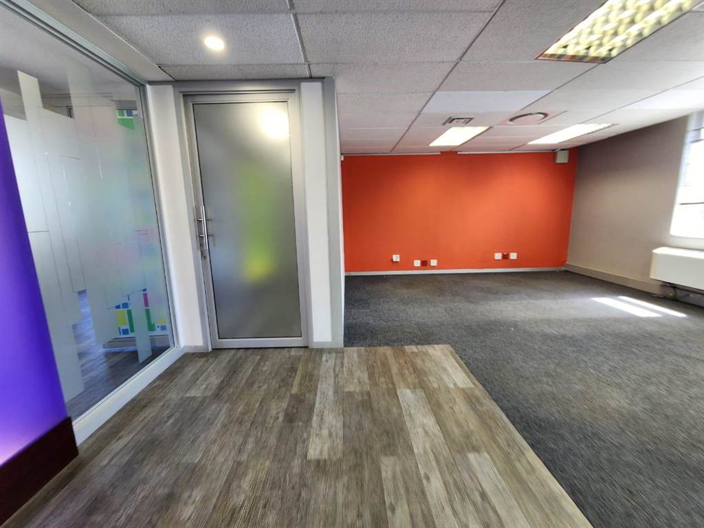 557  m² Commercial space in Rondebosch photo number 7