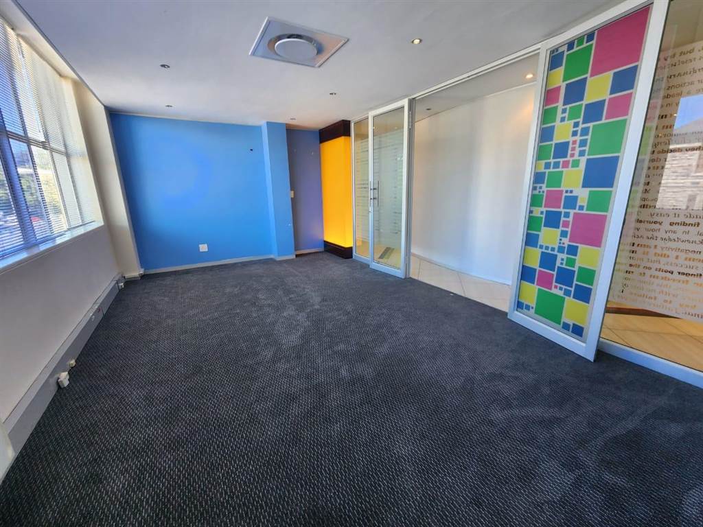 557  m² Commercial space in Rondebosch photo number 12