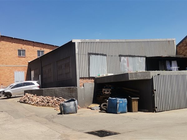 180  m² Commercial space in Chrisville