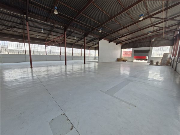 1 200  m² Industrial space