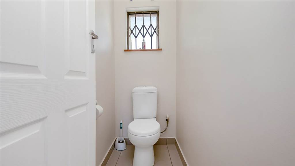 3 Bed House in Blairgowrie photo number 20