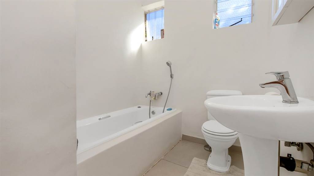 3 Bed House in Blairgowrie photo number 25