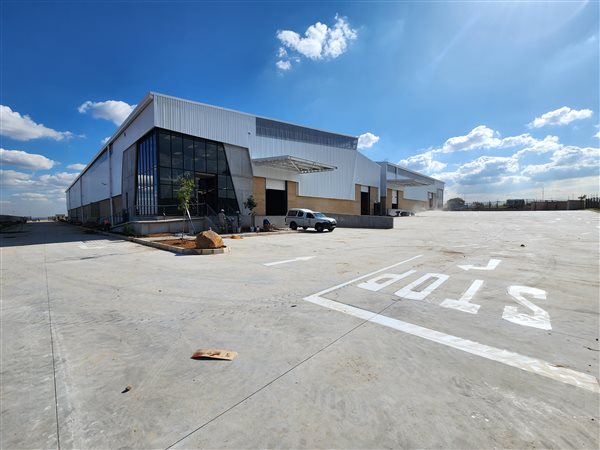 5000  m² Industrial space in Airport Park