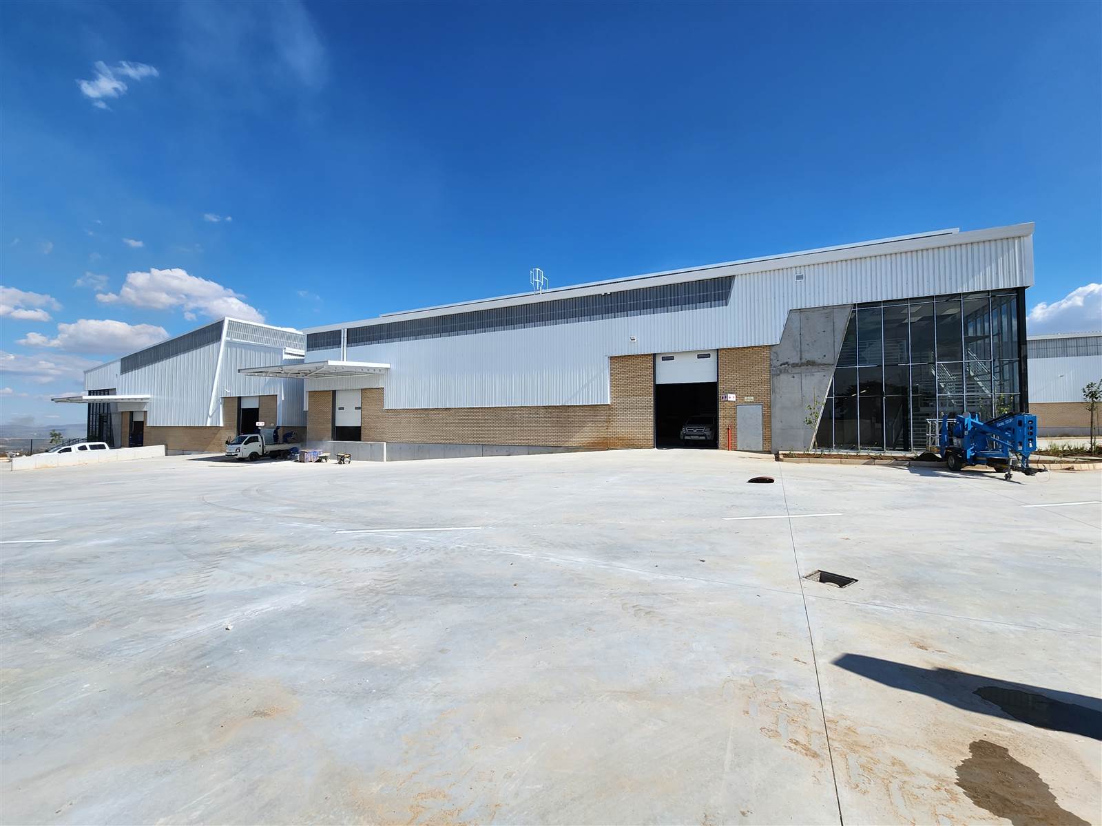5000  m² Industrial space in Airport Park photo number 20
