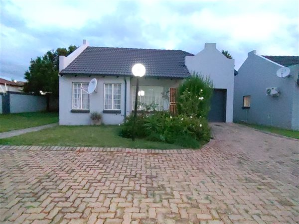 2 Bedroom Townhouse 2 Bedroom Townhouse