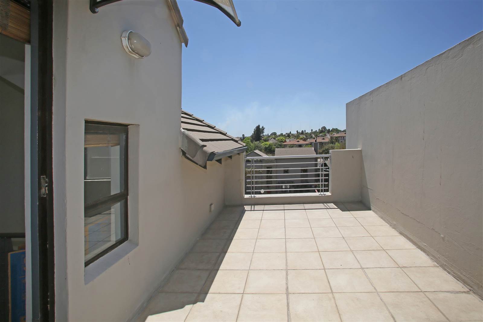1 Bed Apartment in Sunninghill photo number 25