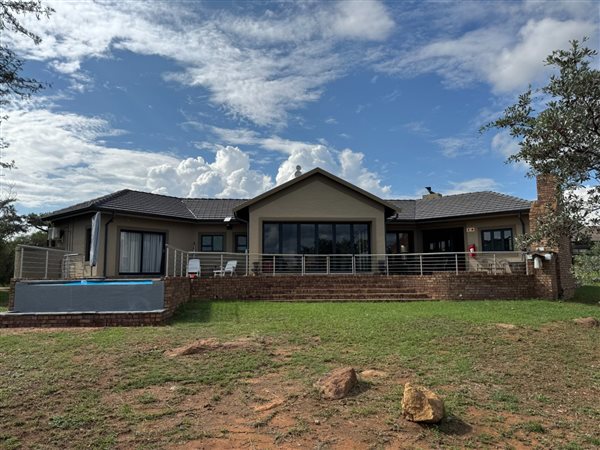 3.5 Bedroom House 3.5 Bedroom House