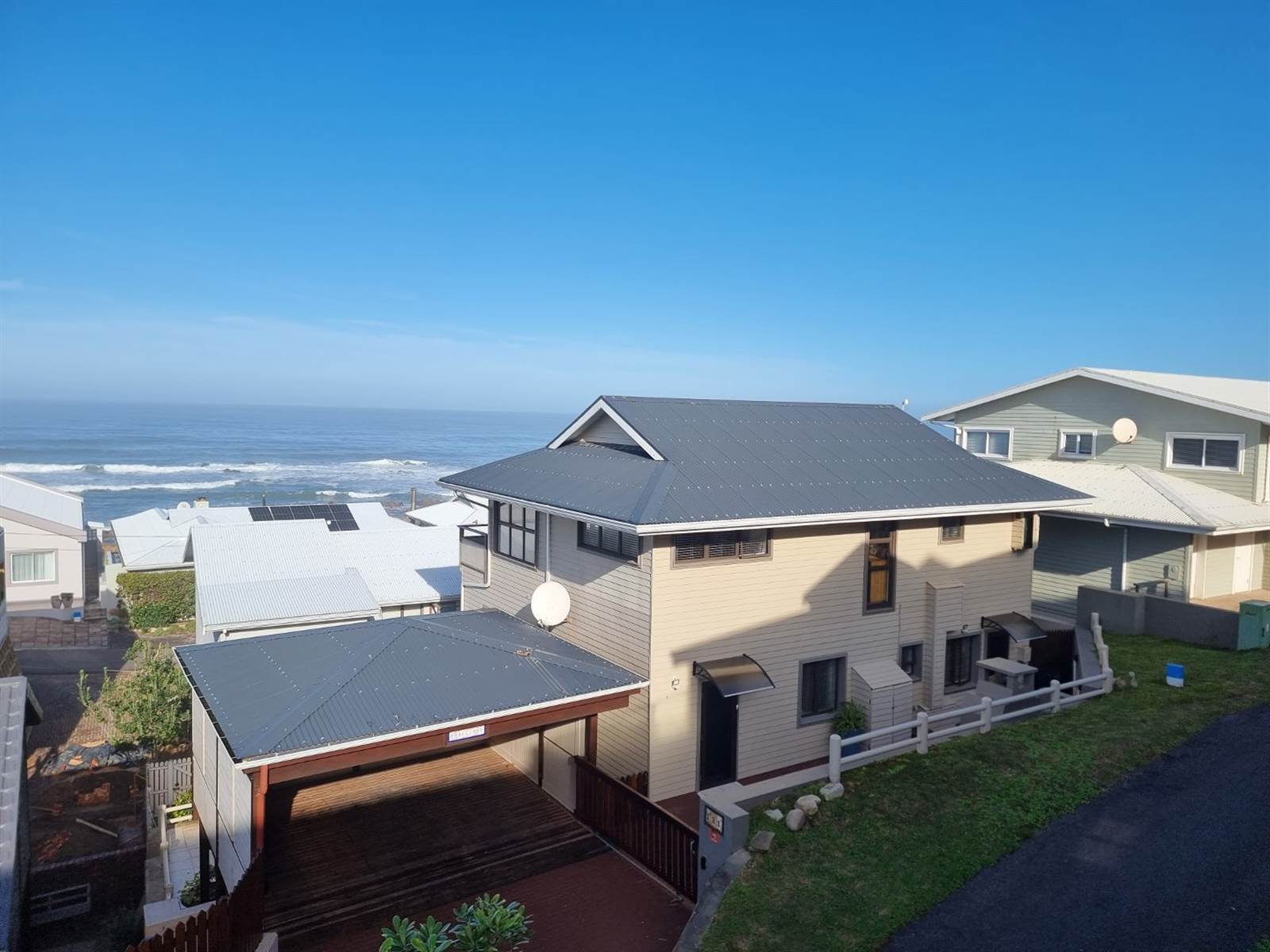 4 Bed House in Buffels Bay photo number 1