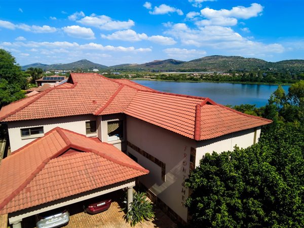 4 Bedroom House 4 Bedroom House