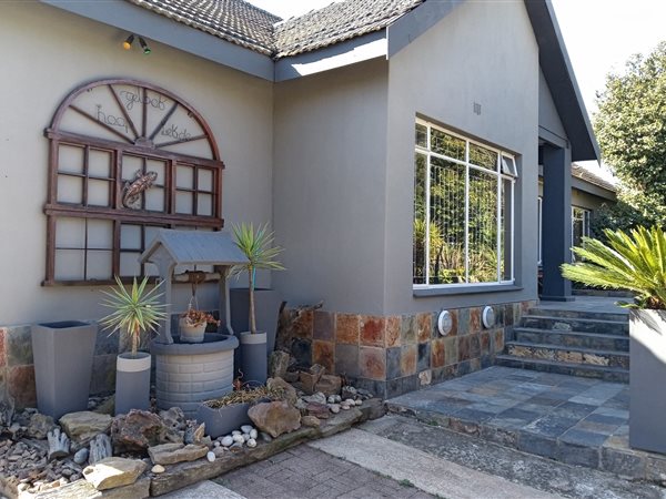 4 Bedroom House 4 Bedroom House