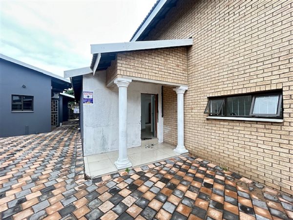 4 Bedroom House 4 Bedroom House