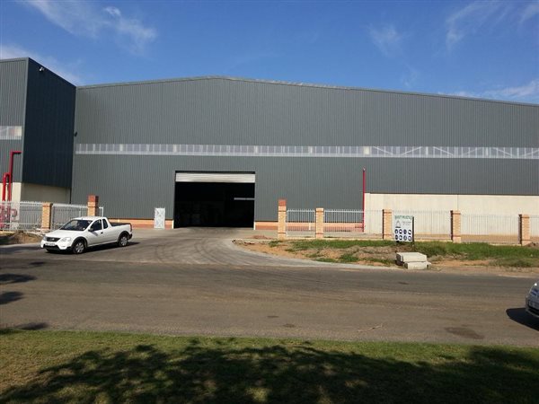 3 850  m² Industrial space