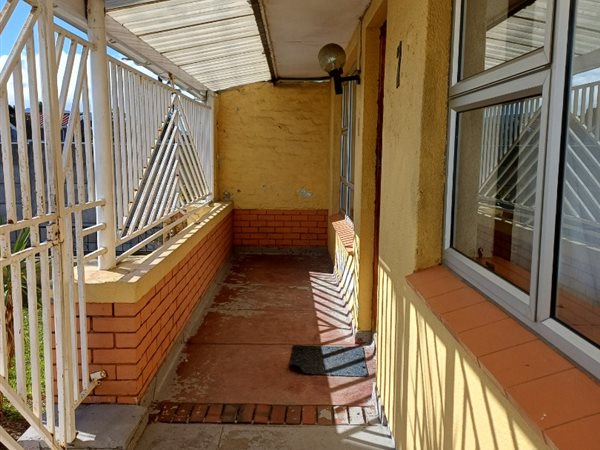 2 Bedroom House 2 Bedroom House
