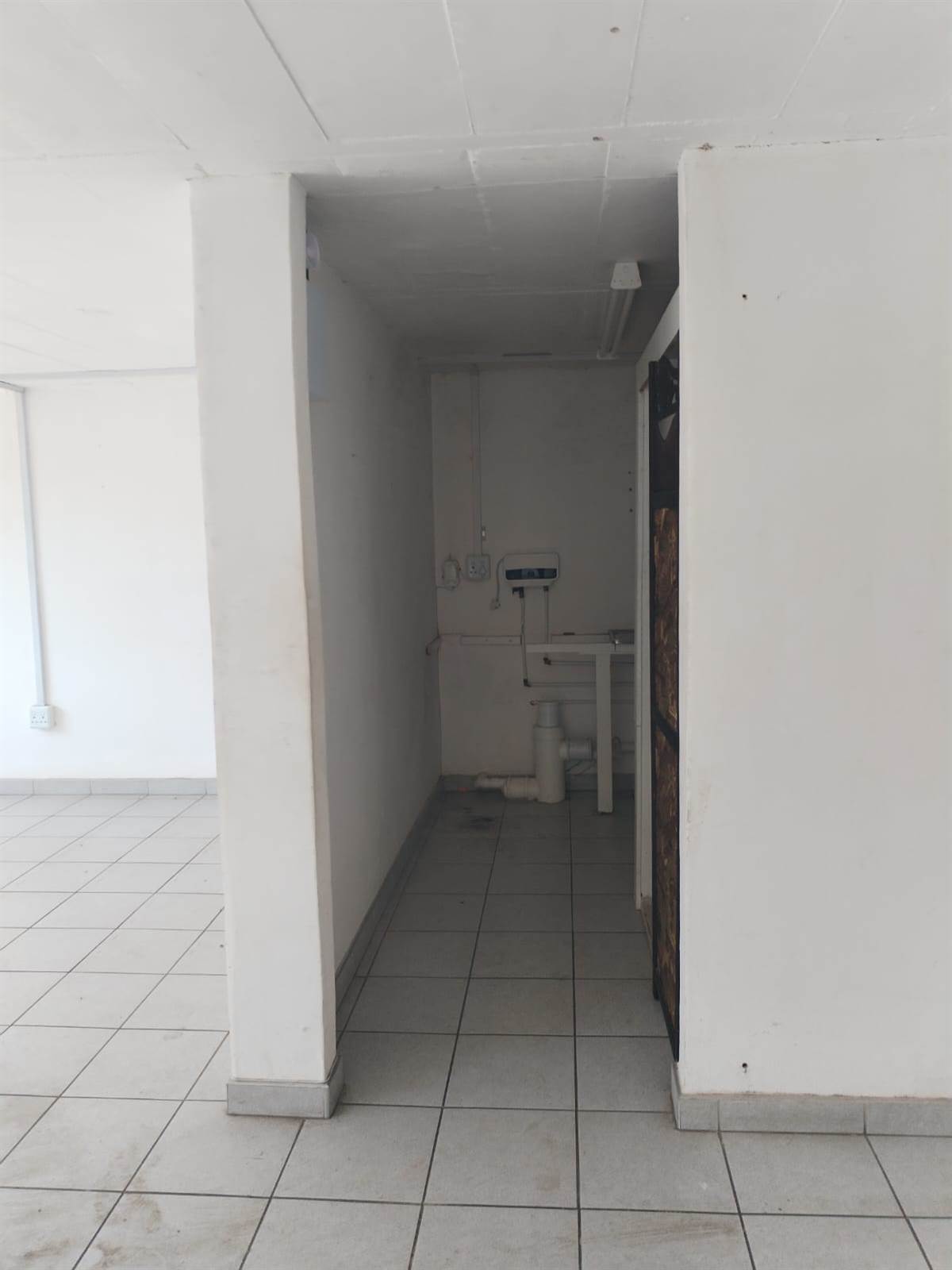 48  m² Office Space in Pietermaritzburg Central photo number 6