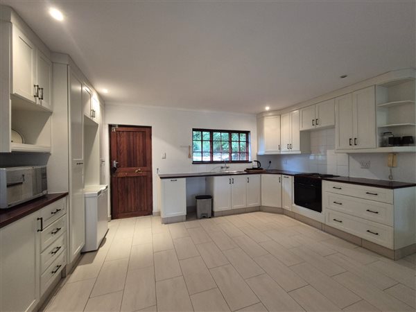3 Bedroom Townhouse 3 Bedroom Townhouse