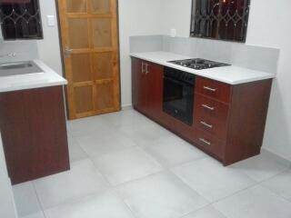 2 Bed House in Reiger Park photo number 6