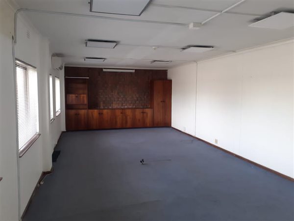 600  m² Commercial space in Darling