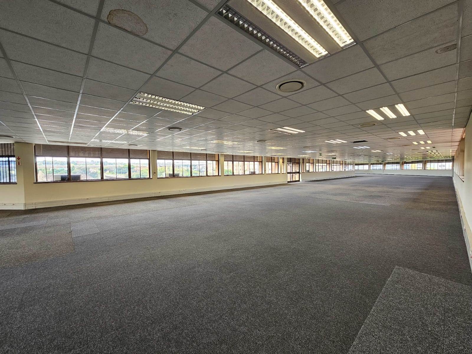 1870  m² Commercial space in Centurion CBD photo number 4