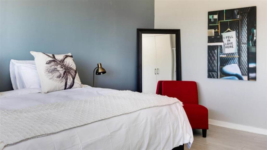 2 Bed Apartment in Camps Bay photo number 9