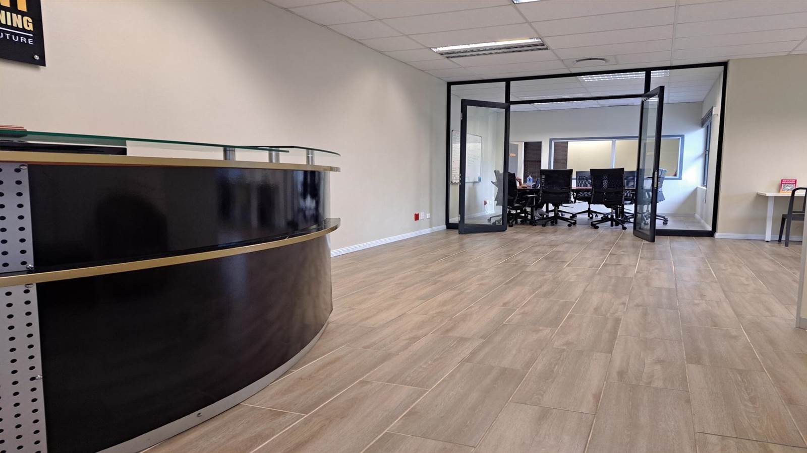 112  m² Office Space in Kloof photo number 4
