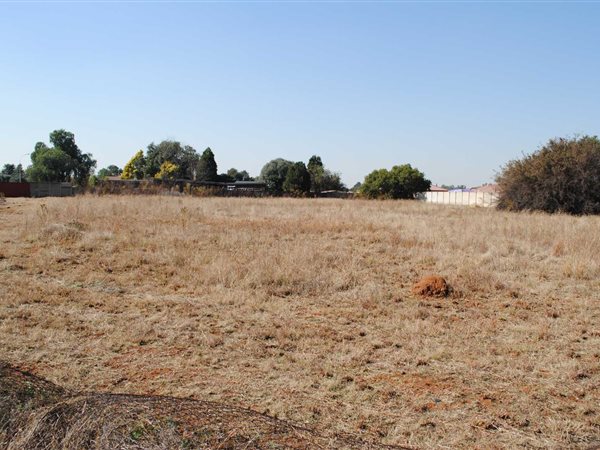 1 256 m² Land