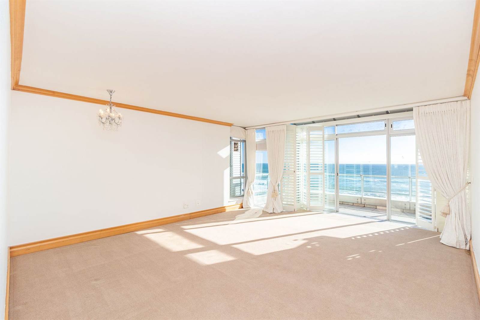 4 Bed Penthouse in Sea Point photo number 20