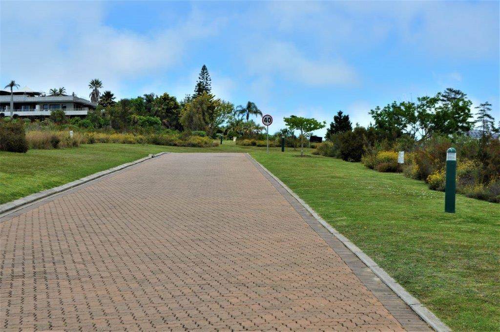 847 m² Land available in Baron View photo number 9