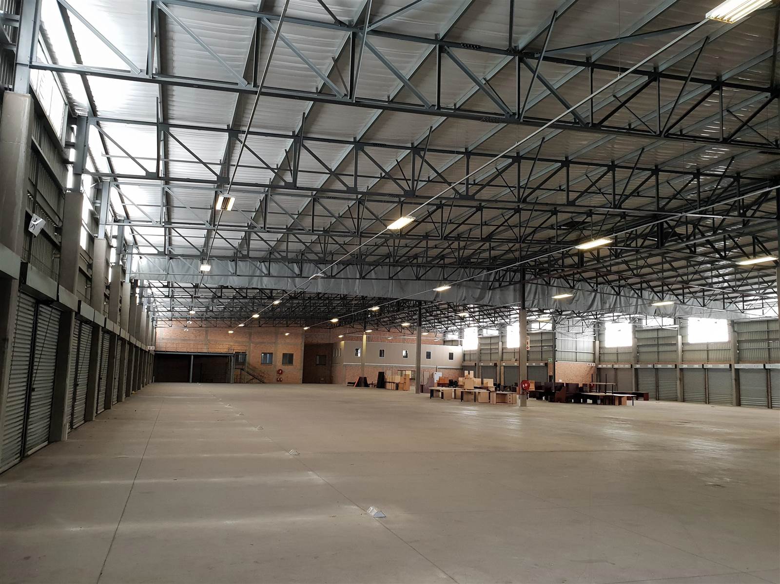 5040  m² Industrial space in Strydompark photo number 3