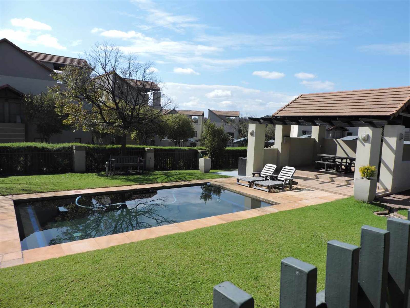 1 Bed Apartment in Witkoppen photo number 27