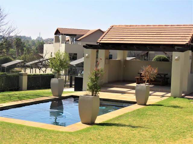 1 Bed Apartment in Witkoppen photo number 21