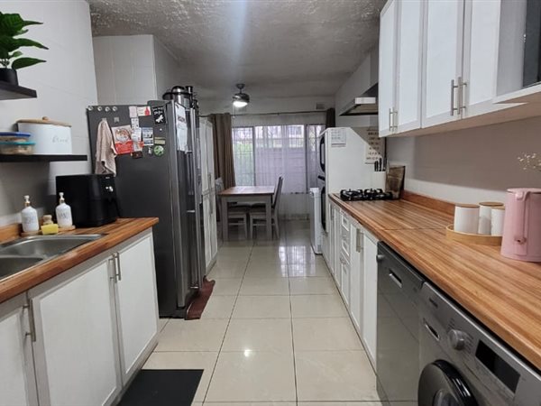 3 Bedroom Duplex 3 Bedroom Duplex