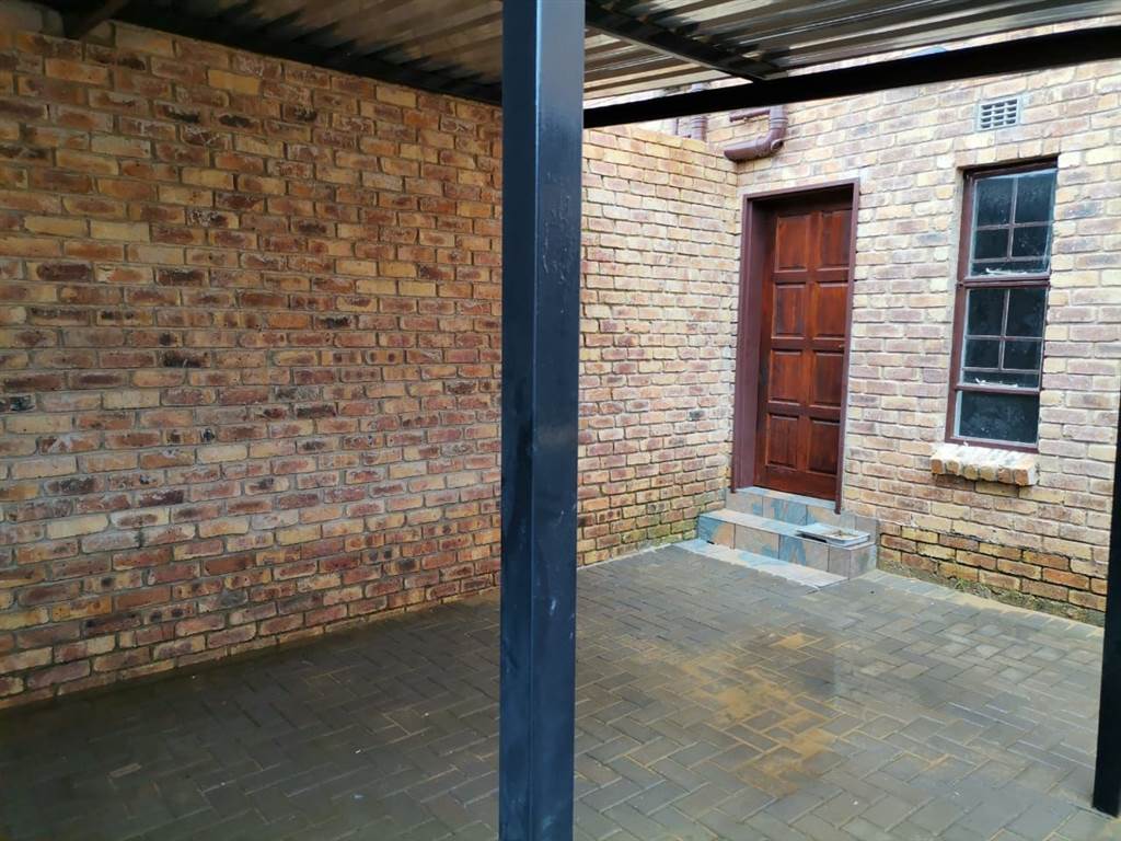 2 Bed House in Benoni AH photo number 11
