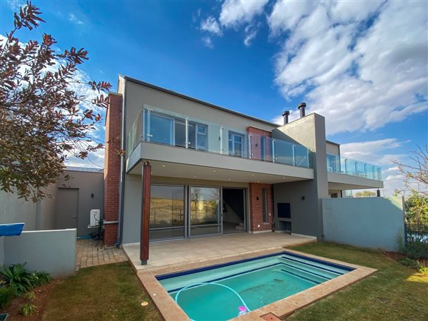 3 Bedroom Townhouse 3 Bedroom Townhouse