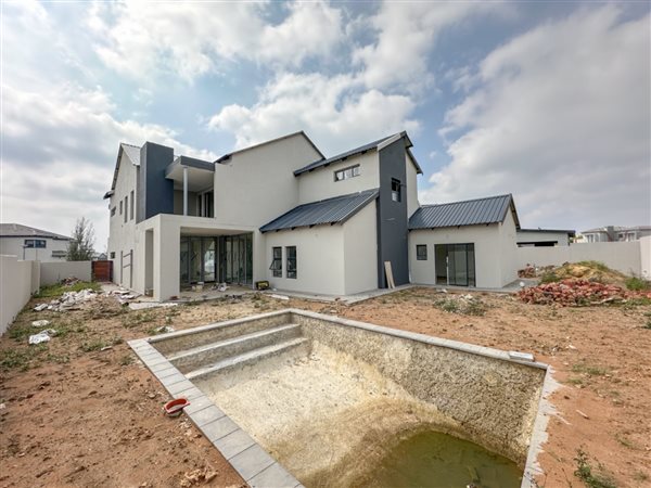 5 Bed House in Six Fountains Estate