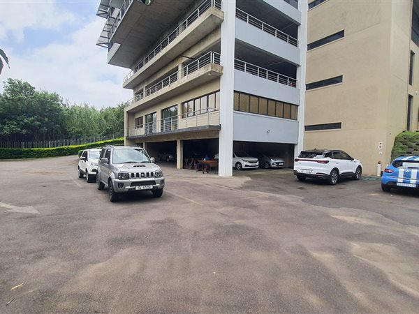 142 m² Office Space 142 m² Office Space