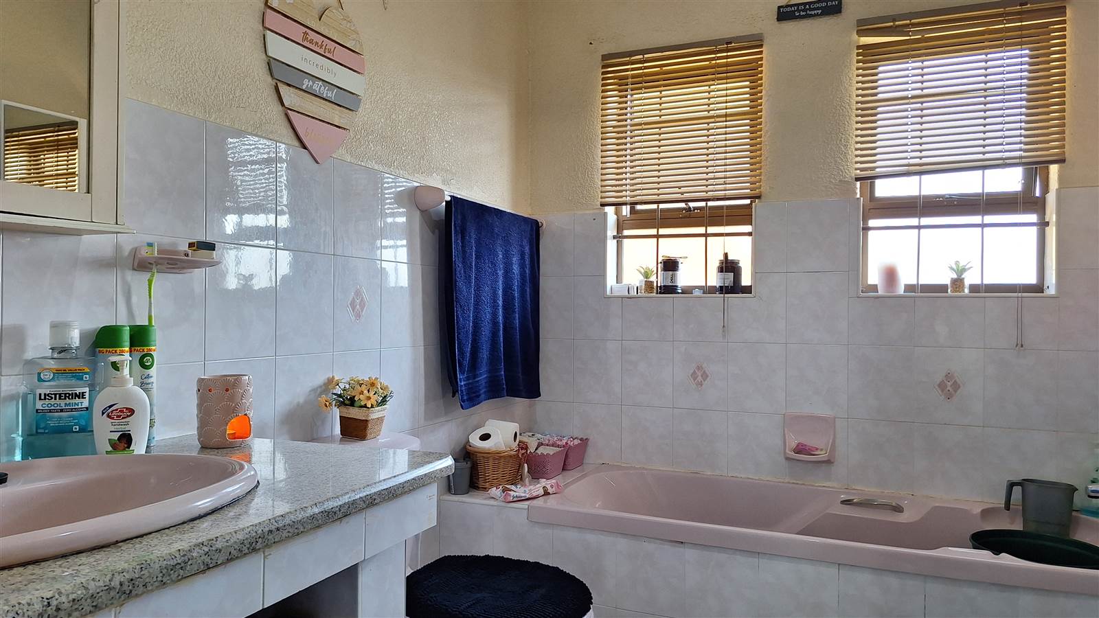 3 Bed Townhouse in Amanzimtoti photo number 27