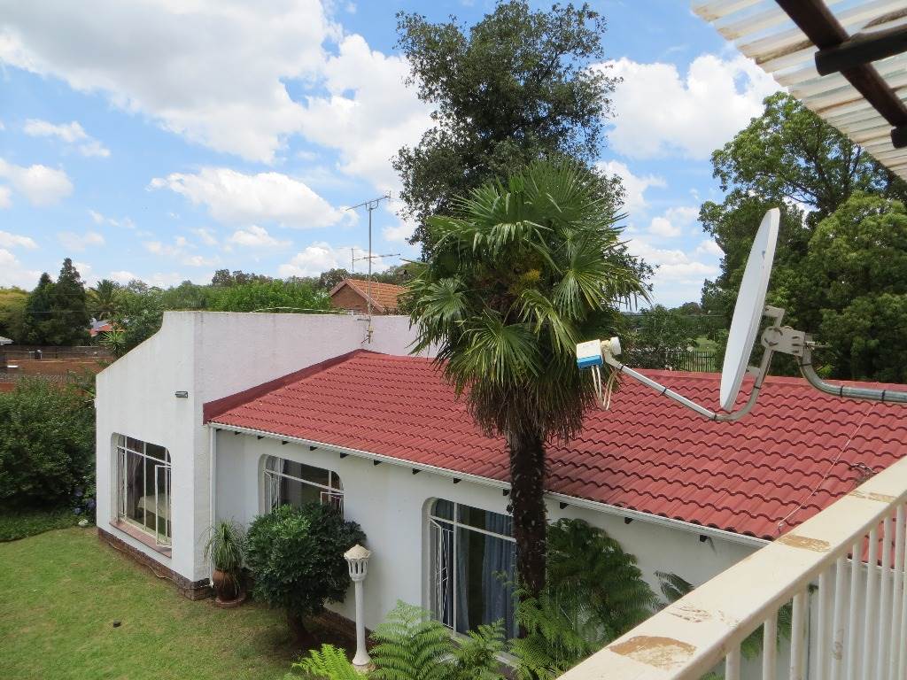4 Bed House in Carletonville photo number 6