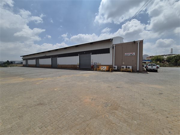 2 315  m² Industrial space