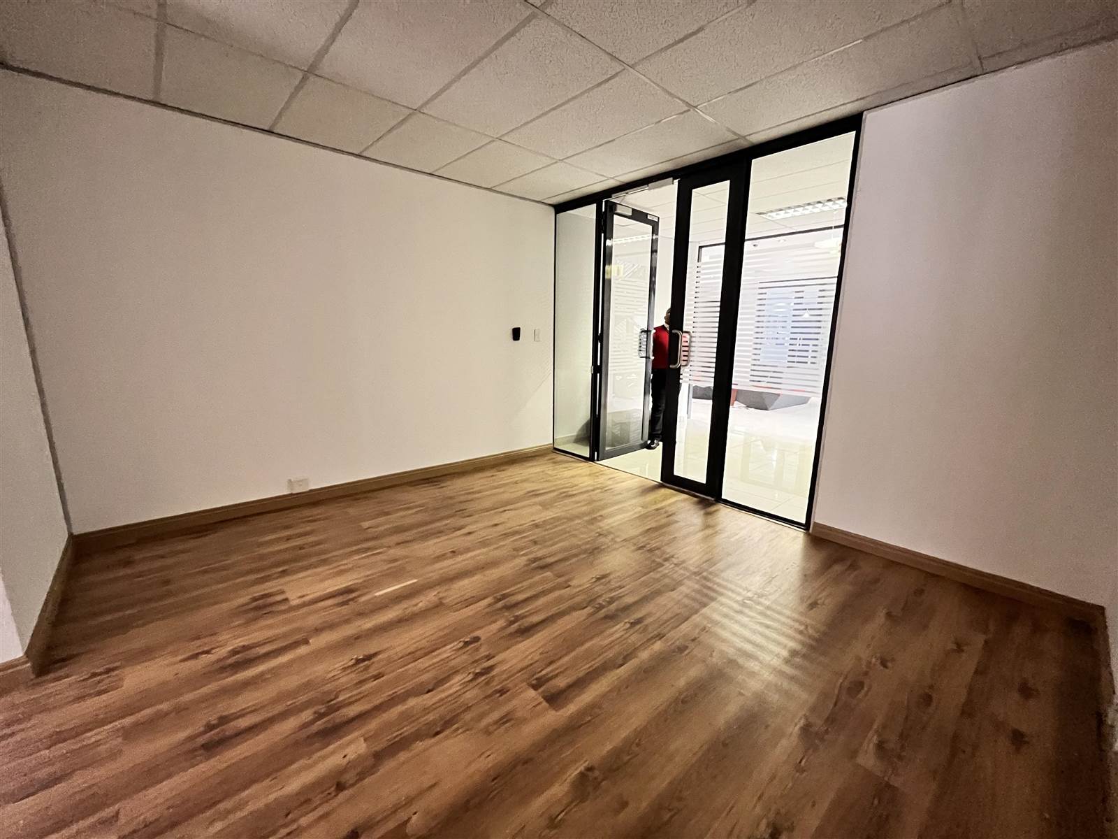 90  m² Commercial space in Illovo photo number 13