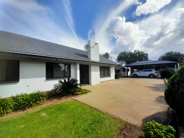 3 Bedroom House 3 Bedroom House