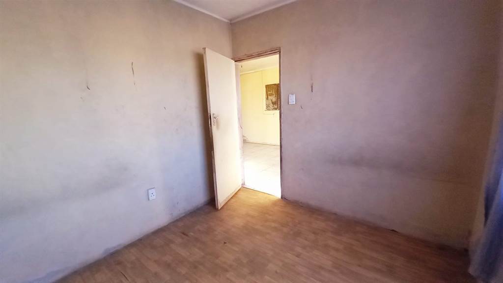 2 Bed House in Kroonstad photo number 8