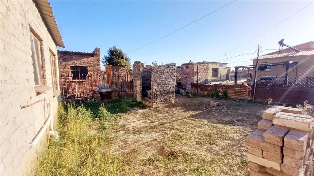 2 Bed House in Kroonstad photo number 4