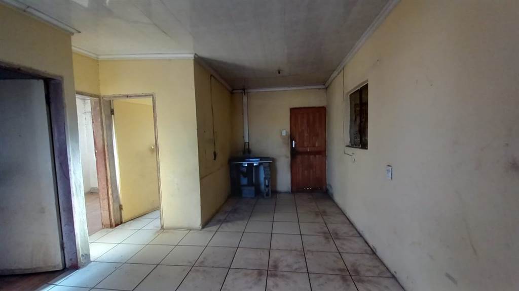 2 Bed House in Kroonstad photo number 6
